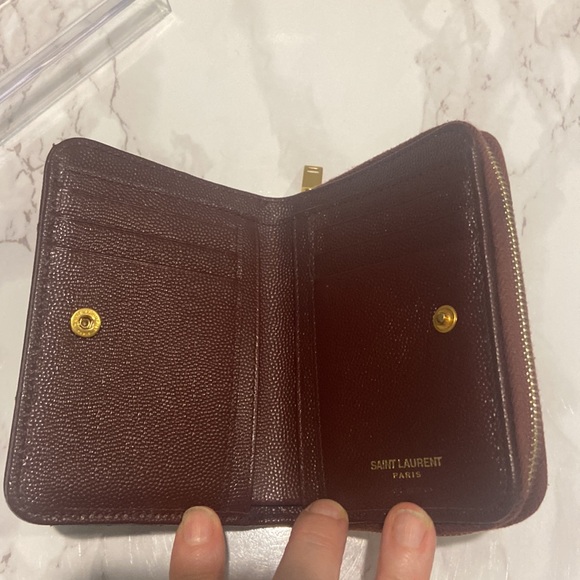 🇫🇷YSL CASSANDRE MATELESSE’ OXBLOOD ZIP WALLET - Picture 7 of 14